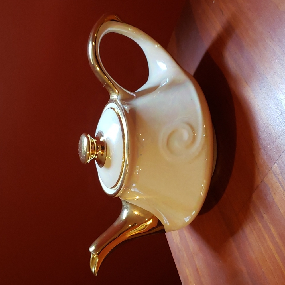 Pearl China - 22K gold- tea pot
